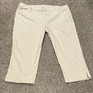Khakis Capri or 7/8